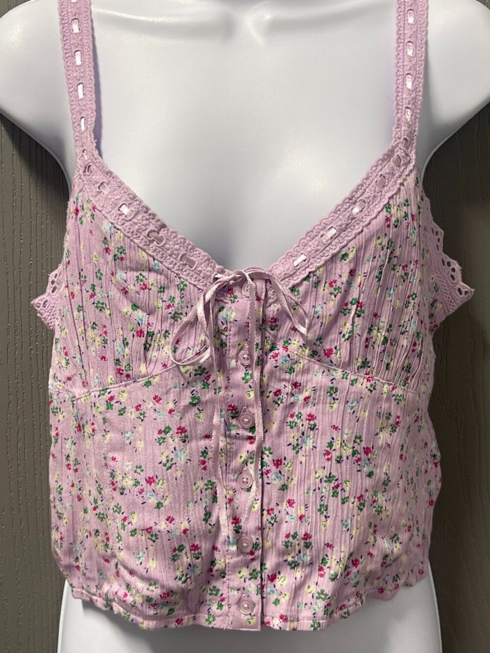 Urban Outfitters NWT Floral Lace Trim Cropped Cami Tank M